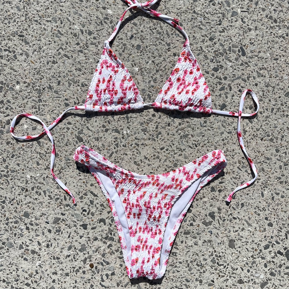 SOLD ON CURTSY APP